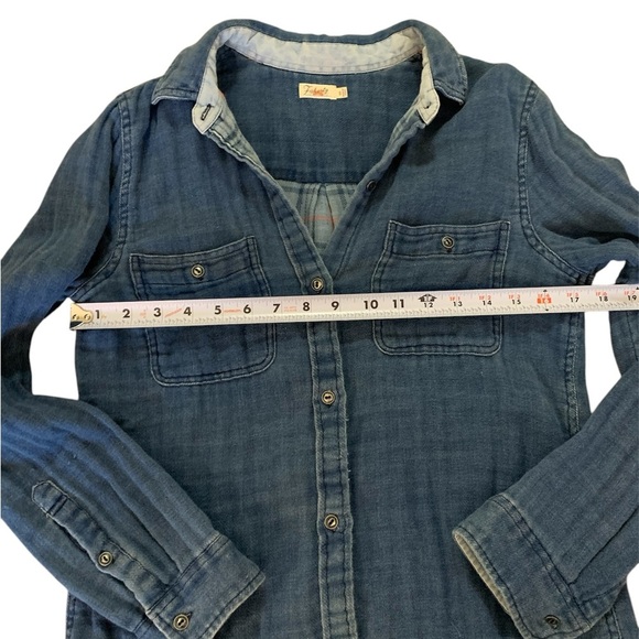 Faherty Brand Sunfaded Indigo button down Shirt women's small - Picture 3 of 6